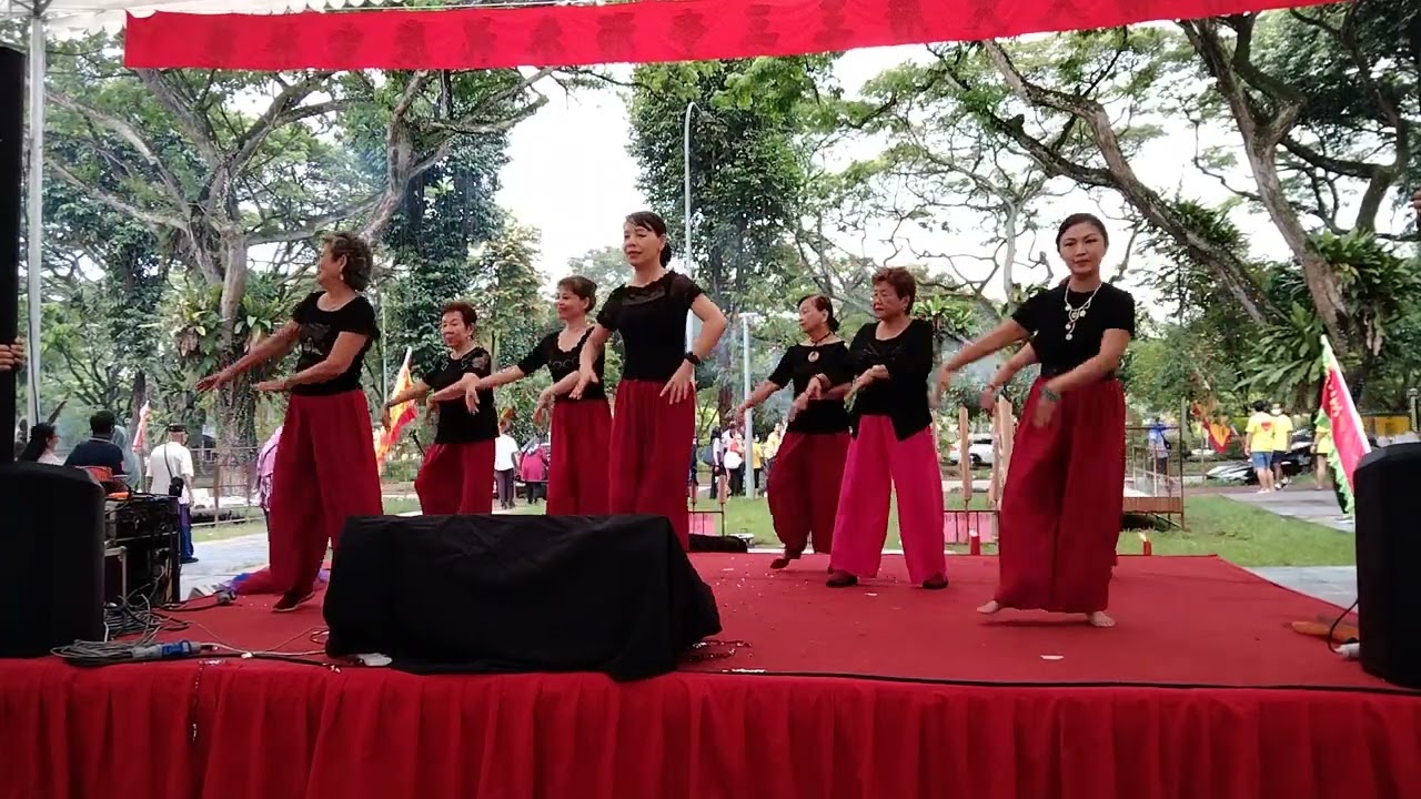 爱的路上千万里午蹈 -由哥本峇鲁馨碧苑居民联系网乐龄午蹈组于2022年9月18日在檺林宫表演Performed by  Kebun Baru Spring RN SCEC Dancing Group.
