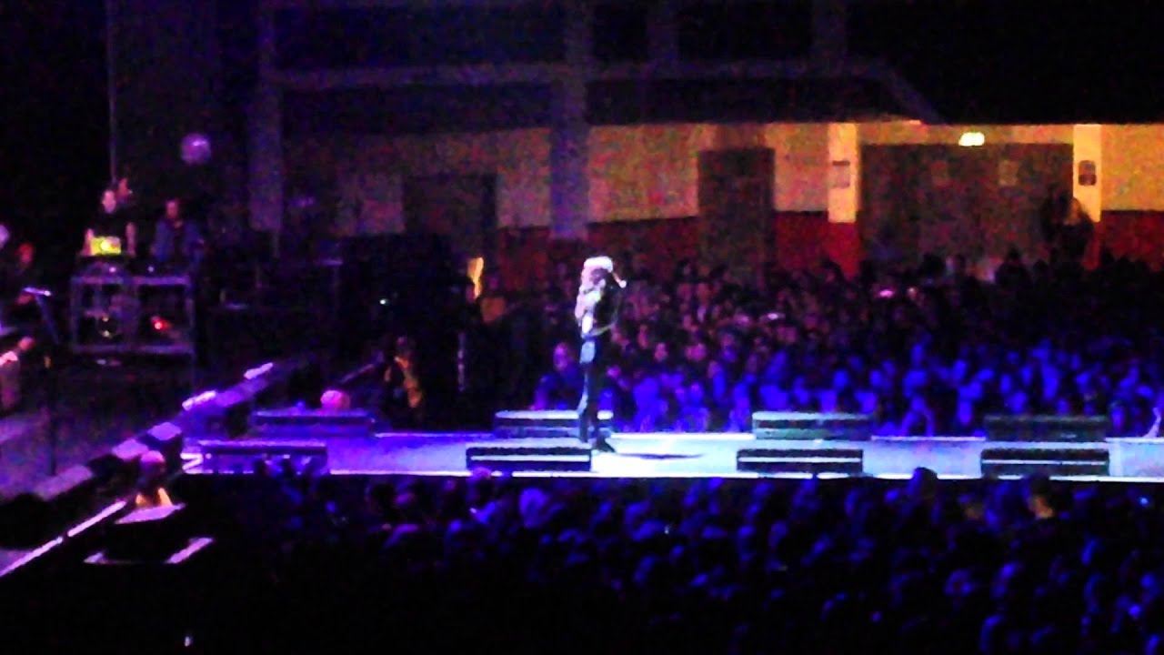 Against The Current - Outsiders (Live in Cardiff) 2016