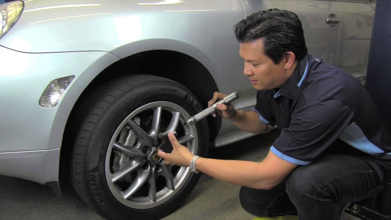 How to inspect your Porsche's brakes