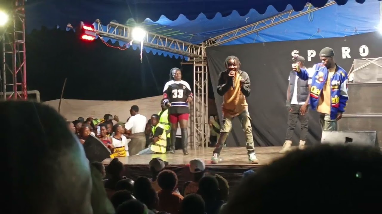 knice kee performing bundibugyo's song of the year at king saha's show in bundibugyo