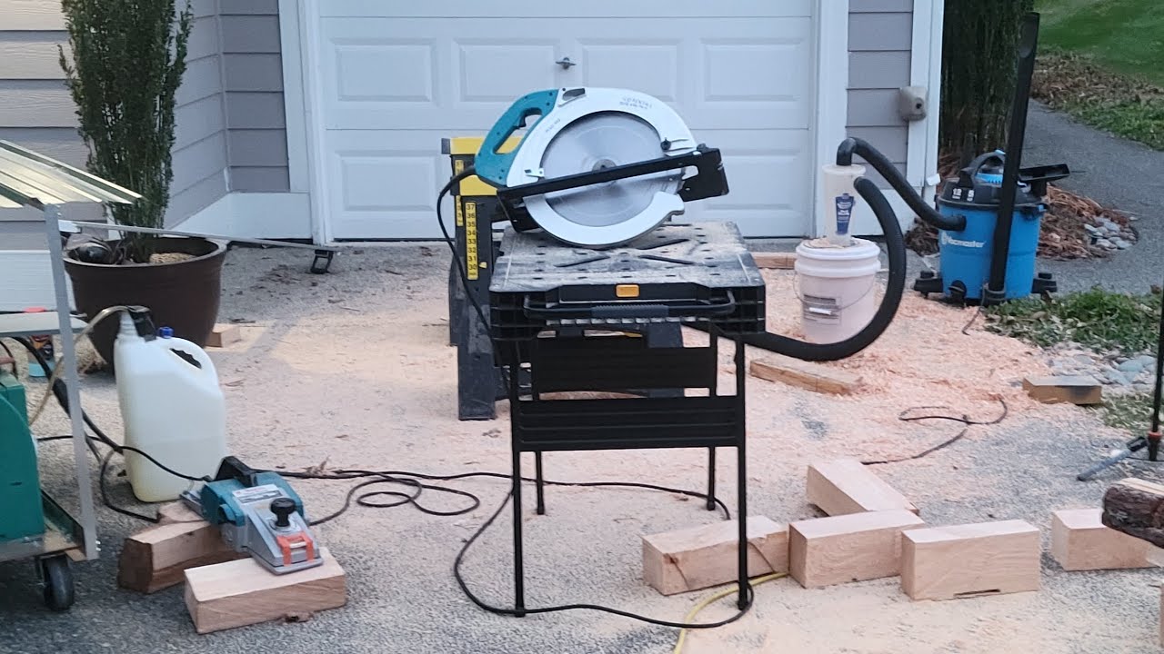 Makita 5402na beam saw milling old growth Douglas fir slabs.     (must watch!)