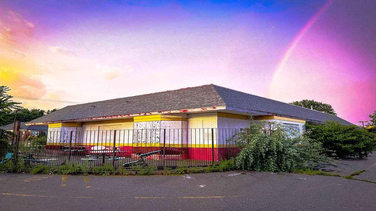 Abandoned Retro 1990's McDonald's- Ice Cream Machine Still Broken