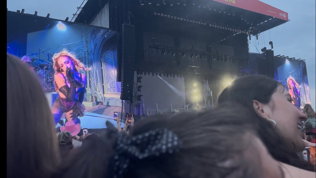 Chappell Roan | Good Luck Babe | Reading Festival 2025 (Stage & Screen)