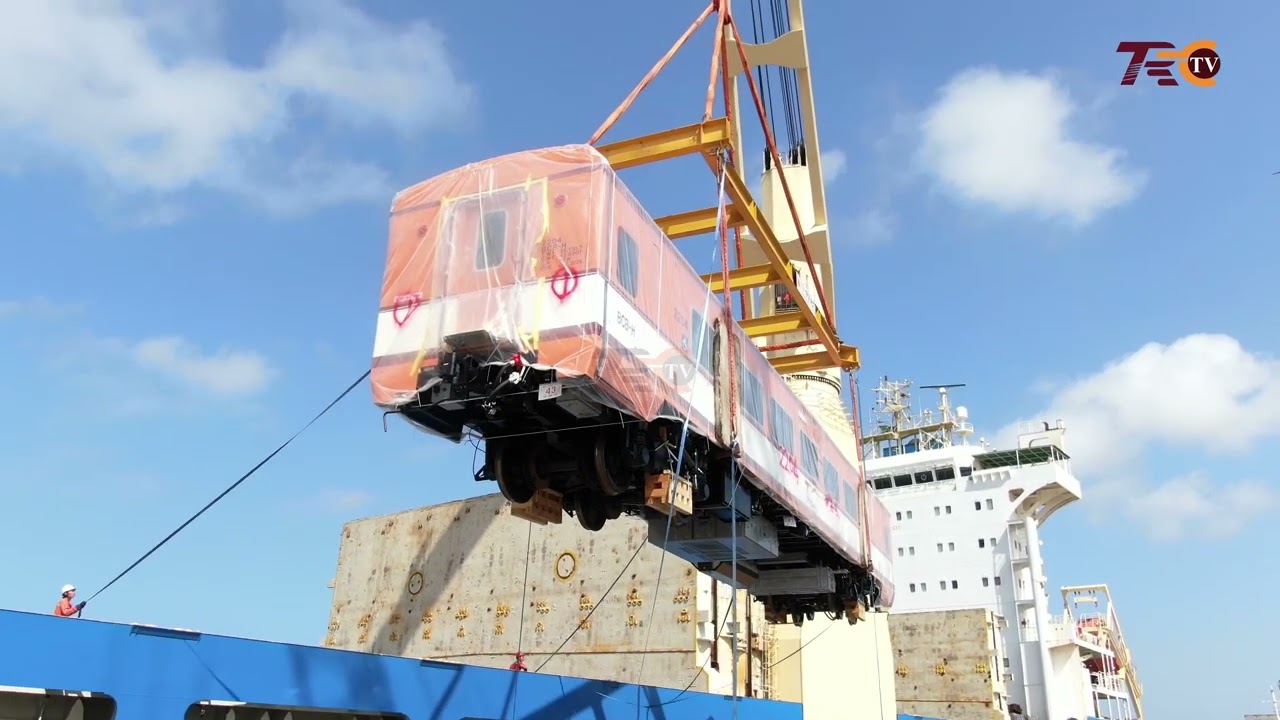 VICHWA 3 NA MABEHEWA 27 YA TRENI YA UMEME YAWASILI DSM