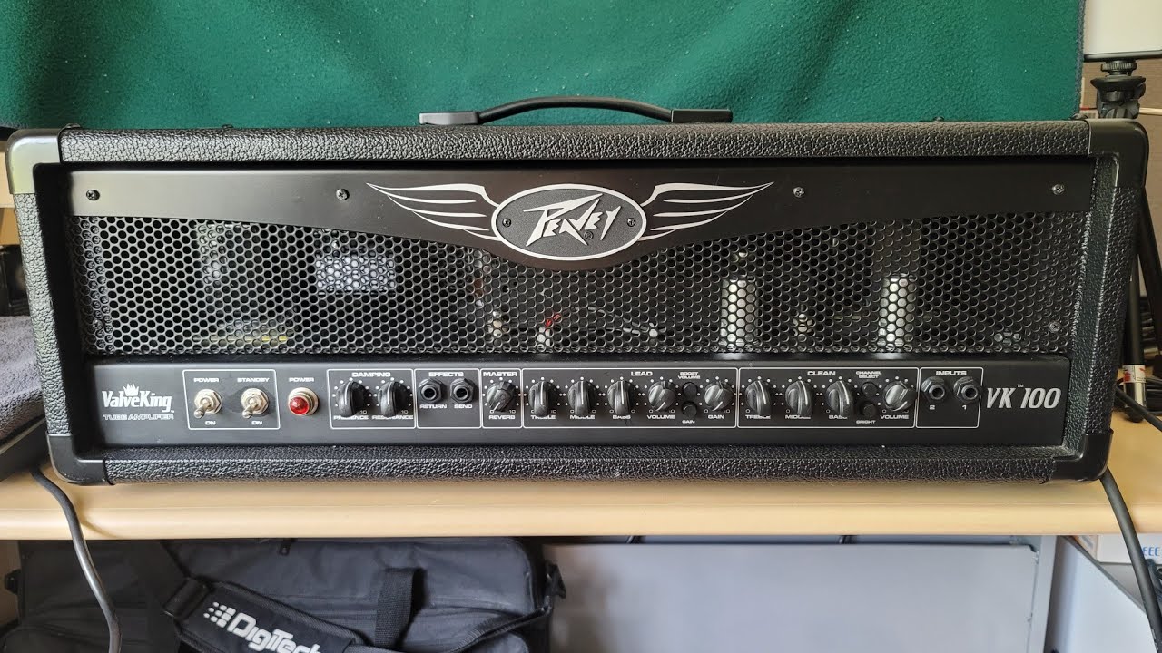 Гитарный усилитель Peavey Valveking MK I мощностью 100 Вт: крепление кабеля для петли эффектов