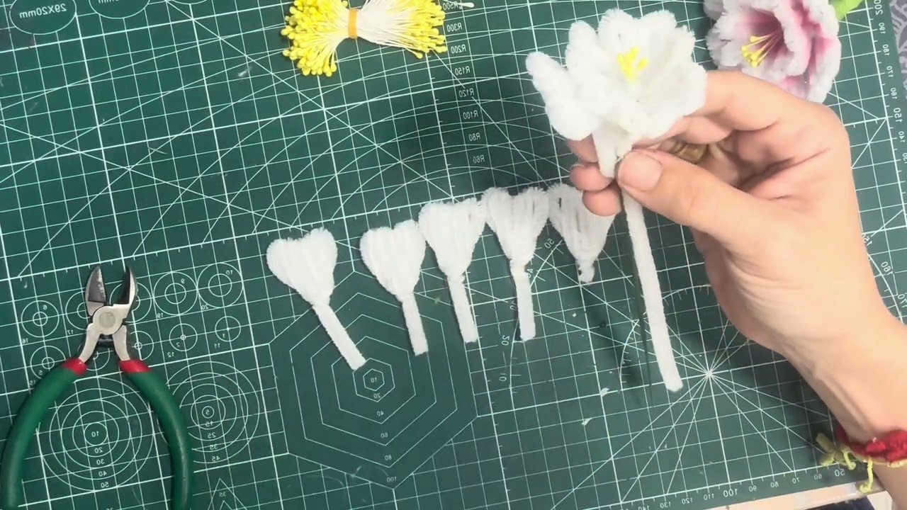 Tutorial de Peonias con limpiapipas paso a paso