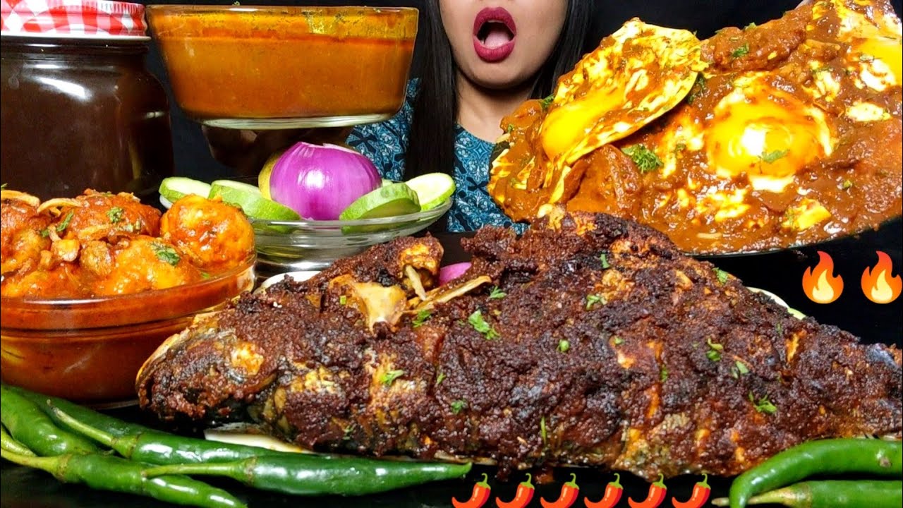 ASMR:EATING SPICY BIG FISH MASALA FRY.SUNNY SIDE UP EGG CURRY,POTATO GRAVY,CHILLI,RICE#hungrygirl