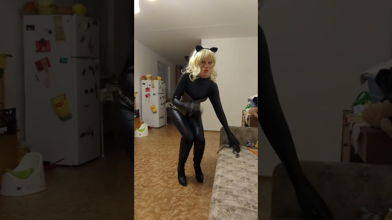 Catwoman dressing