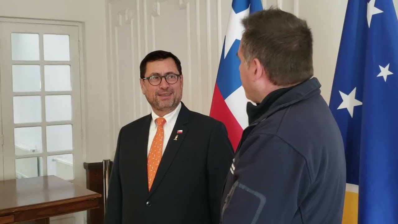 Con delegación canadiense, canciller visitará la Antártica
