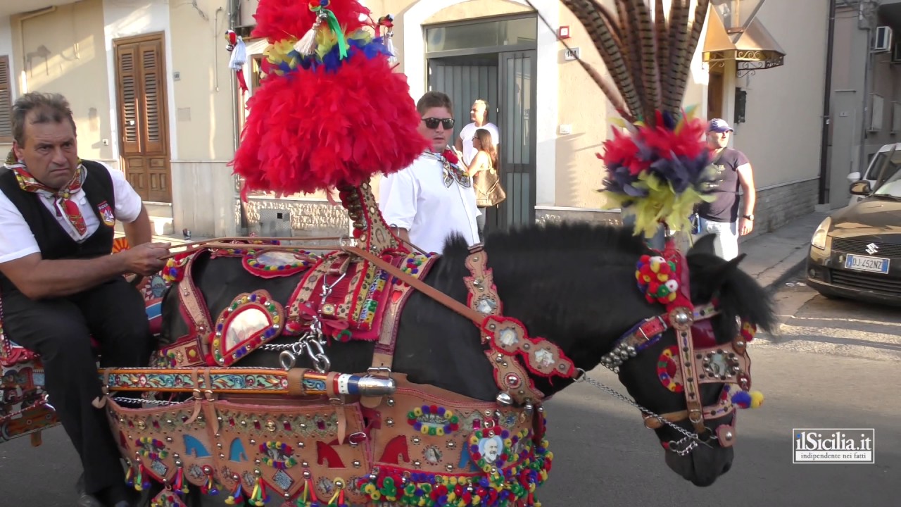 A Bagheria la sfilata di carretti siciliani