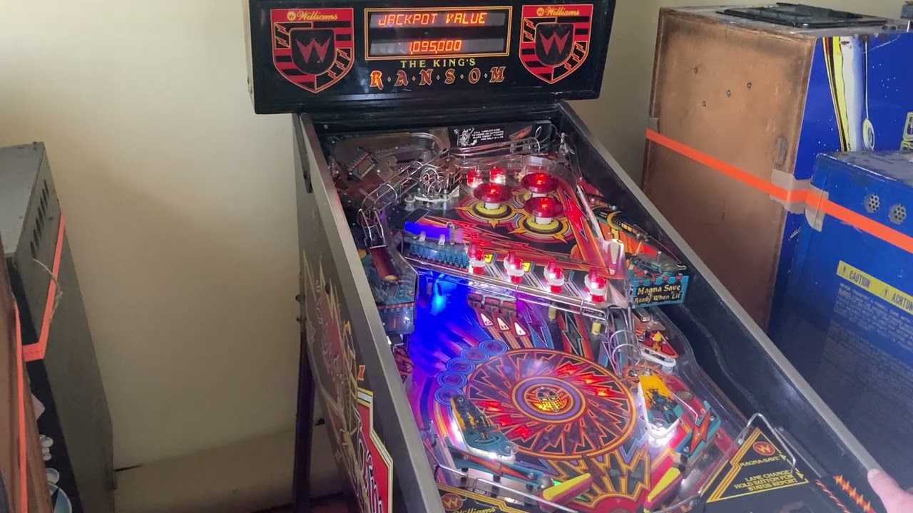 Black Knight 2000 Pinball The King's Ransom Gameplay