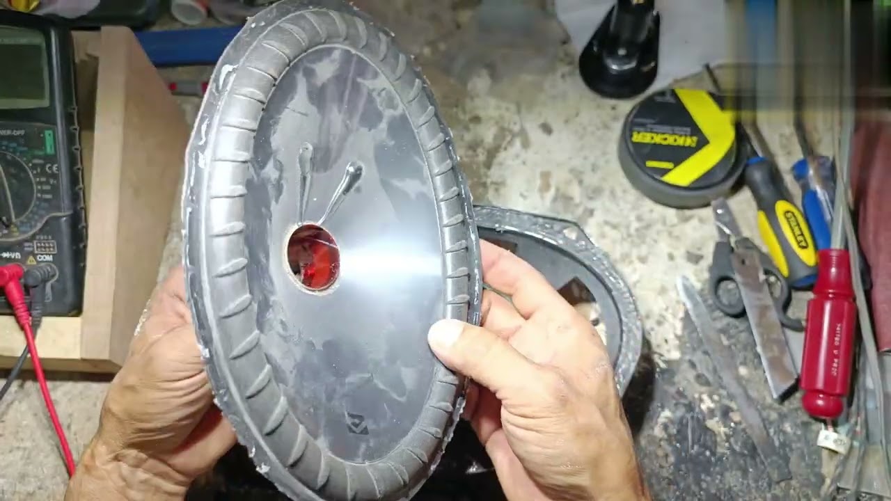 Que hacer cuando se desentra el iman de una bocina