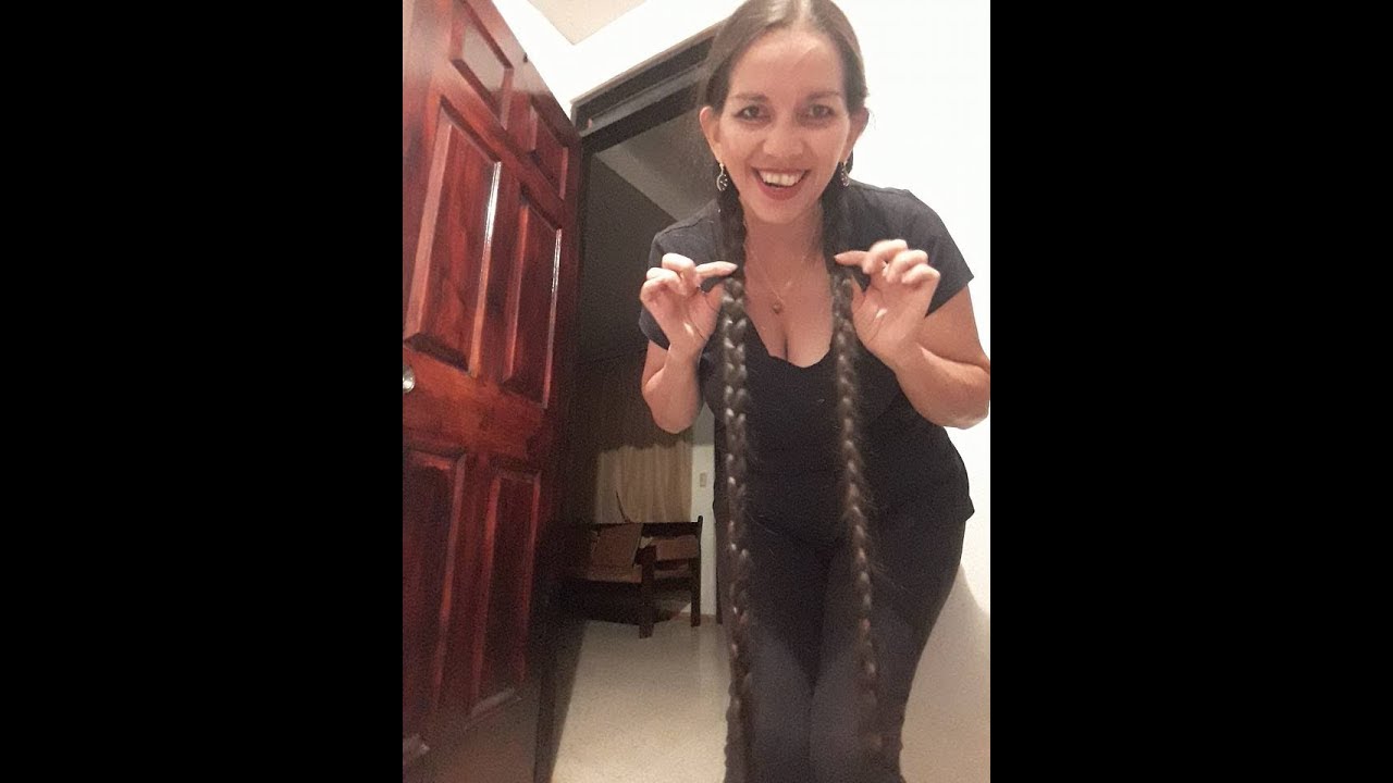Divirtiéndome con mis trenzas 😊