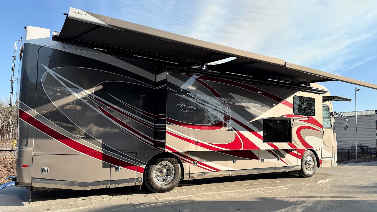 Редкая яхта American Tradition 37S Luxury 2022 года выпуска, длиной 37 футов.