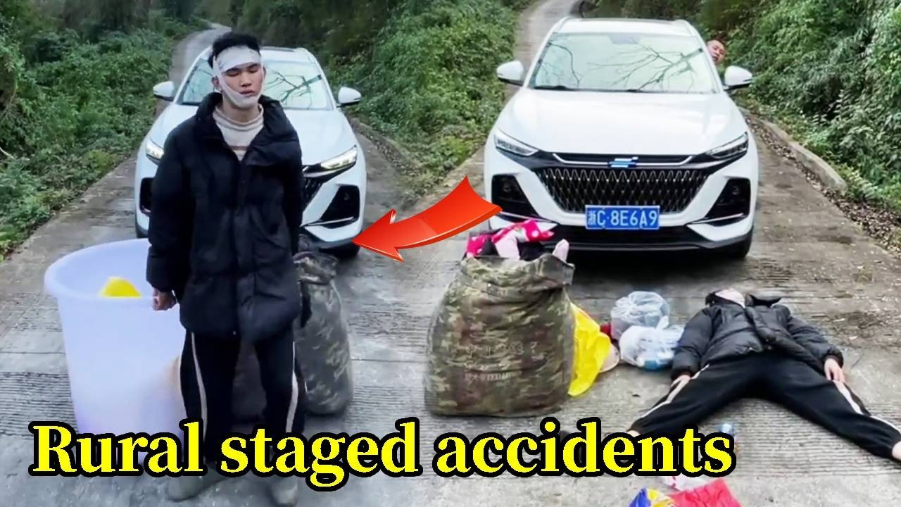 Rural area staged accidents! Young man lies in the middle of the road to stage an accident.