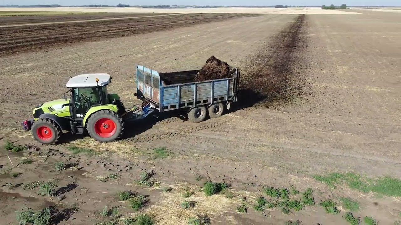 Trágyaszórás - CLAAS Atos 330+T088