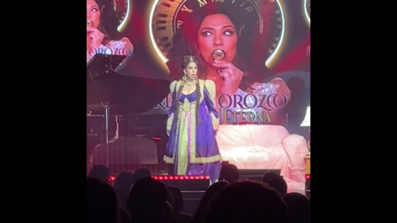 Regina Orozco canta Paloma Negra, versión acústica