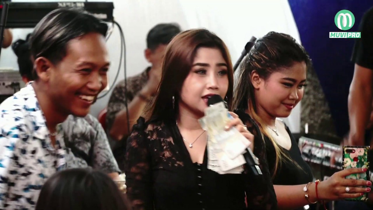ANIK ARNIKA -  BOS AKROM NYAWER BOJONE  DEWEK - JAJAL JAMPI ANYAR -