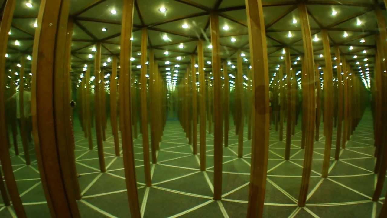 Labirynt luster | a maze of mirrors