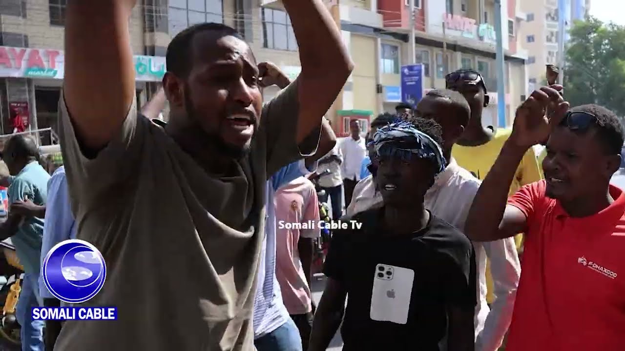 Dhallinyaro ka careysan Qiimaha Shidaalka oo xertay Isgoyska Taleex ee Muqdisho