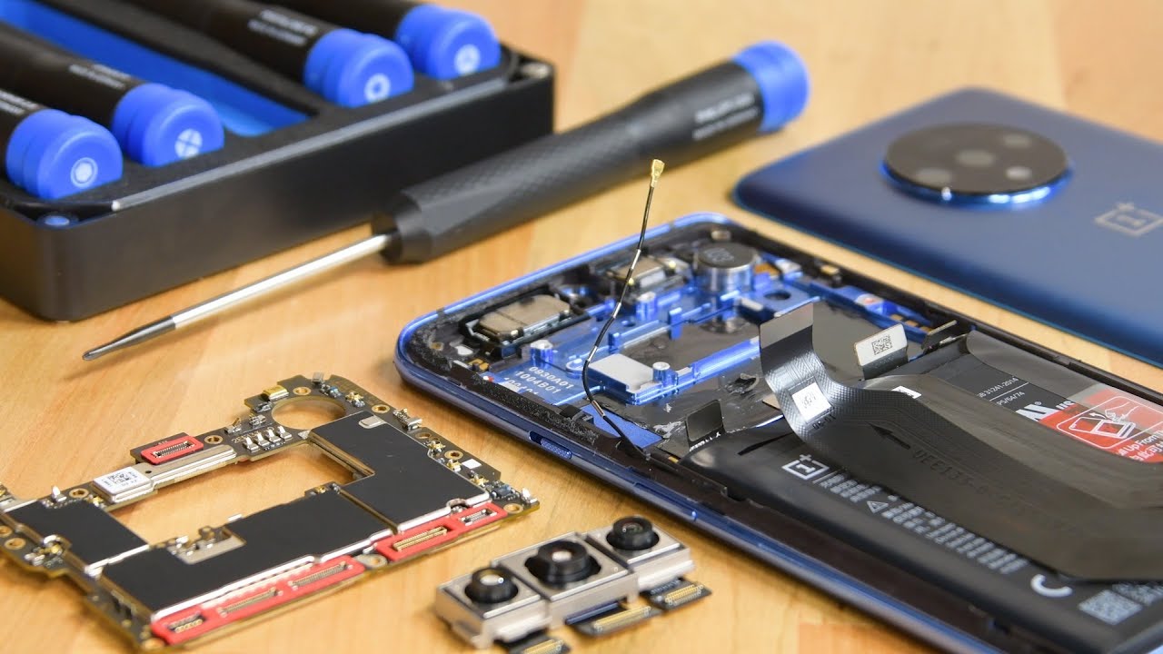 OnePlus 7T Teardown—A 90 Hertz Display and 90 Pounds of Thermal Paste