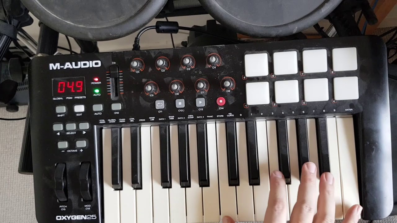 Quick n' Dirty: VDJ8 and Oxygen25 midi keyboard
