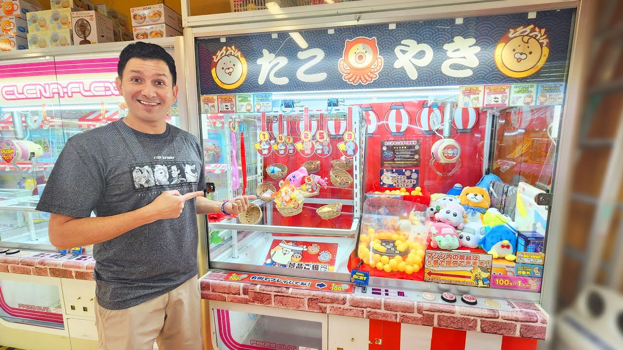 We are Back at this ADDICTING Claw Machine in Japan!