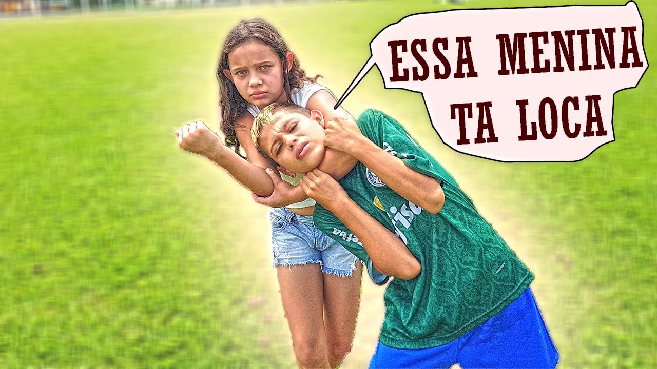 A MENINA TA COM MUITA RAIVA DO GIGANTE
