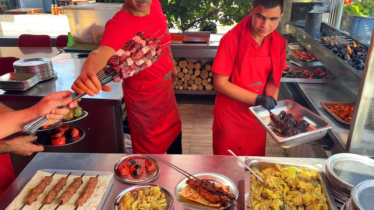 That's incredible! - This family has been cooking and selling kebabs in the same place for 50 years.