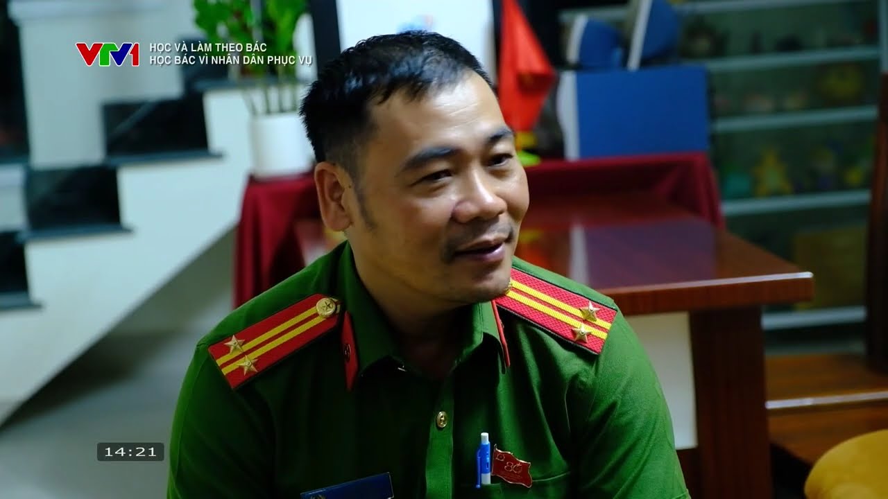 Học và làm theo lời Bác: Học Bác vì Nhân dân phục vụ