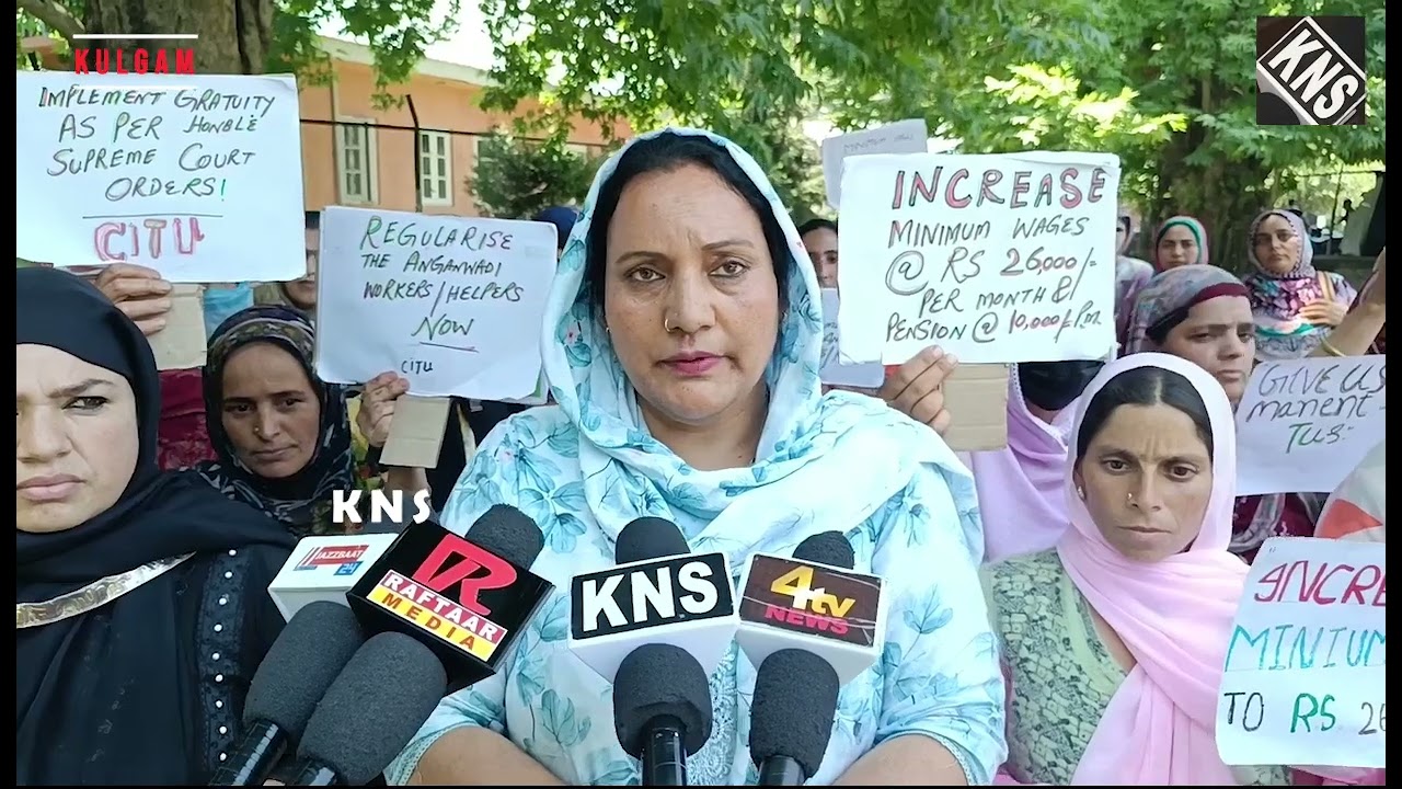 Anganwadi Workers, Helpers Hold Protest in Kulgam, Demand Immediate Fulfilment