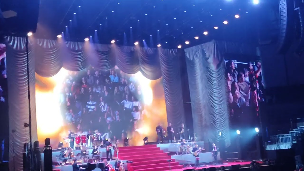 Concierto de David Bisbal en Málaga en su gira 'Todo es posible en Navidad' (19/12/2025)