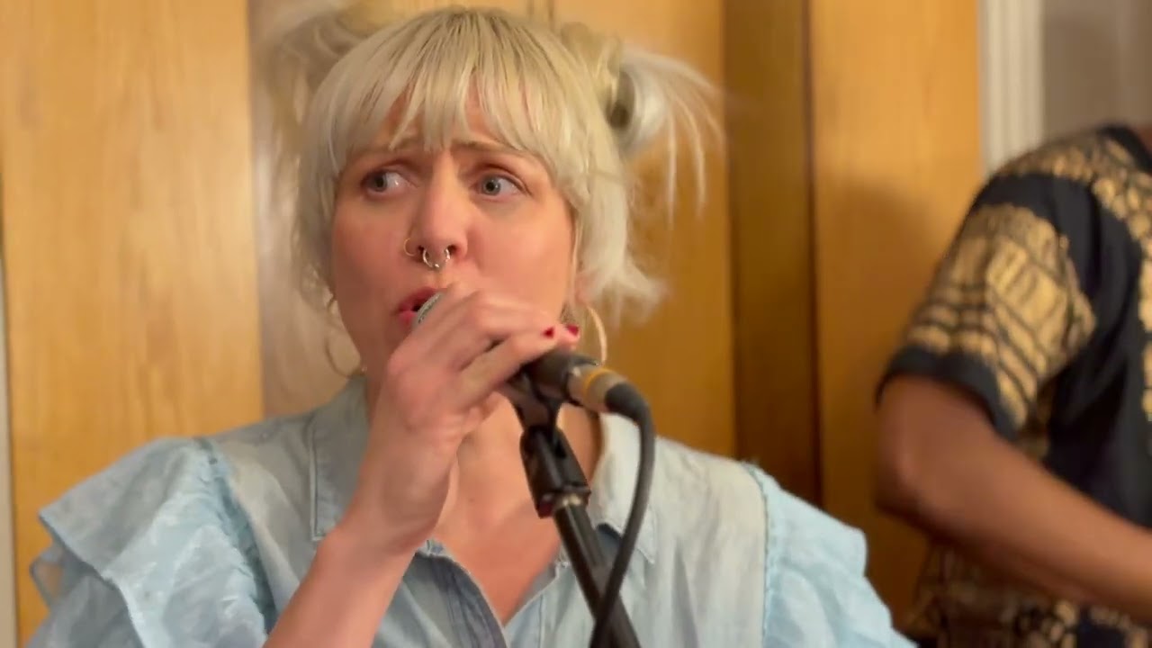 It's Not Right But It's Okay (Whitney Houston cover) / Papa's Got a Brand New Pigbag - Sprattacus