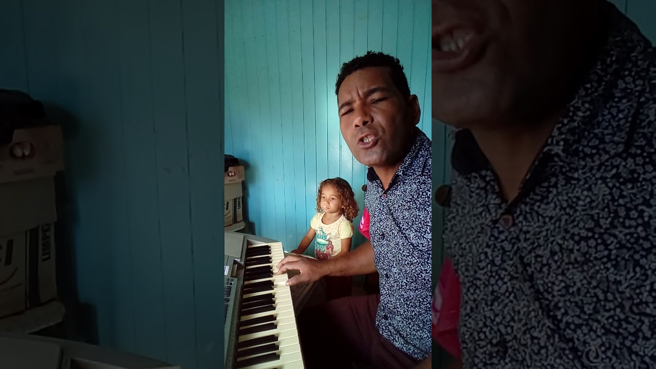 Olha oq aconteceu enquanto a criança adorava