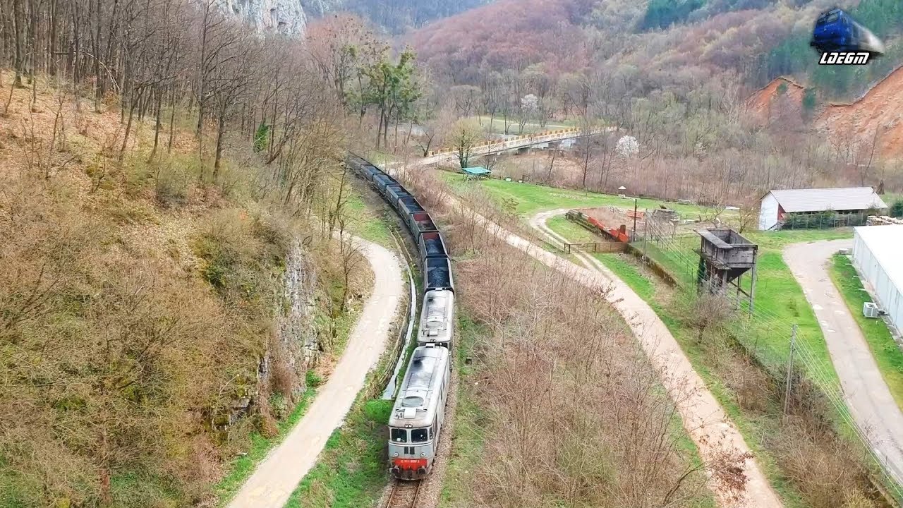[Drone] LDE2100 60-1317-6&60-1158-4&Marfar CFR MARFA Freight Train in Vadu Crisului - 07 April 2018