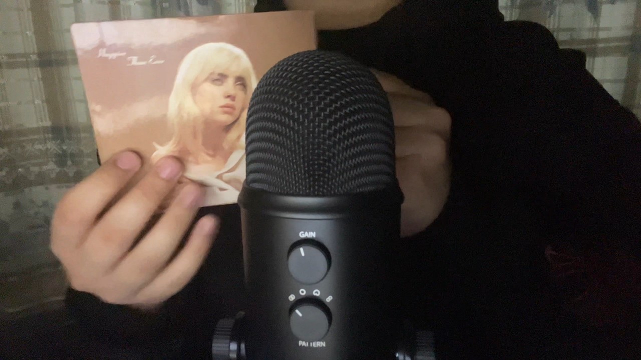 Fast ASMR Tapping, Hand Sounds & Mic Scratching (No Talking)