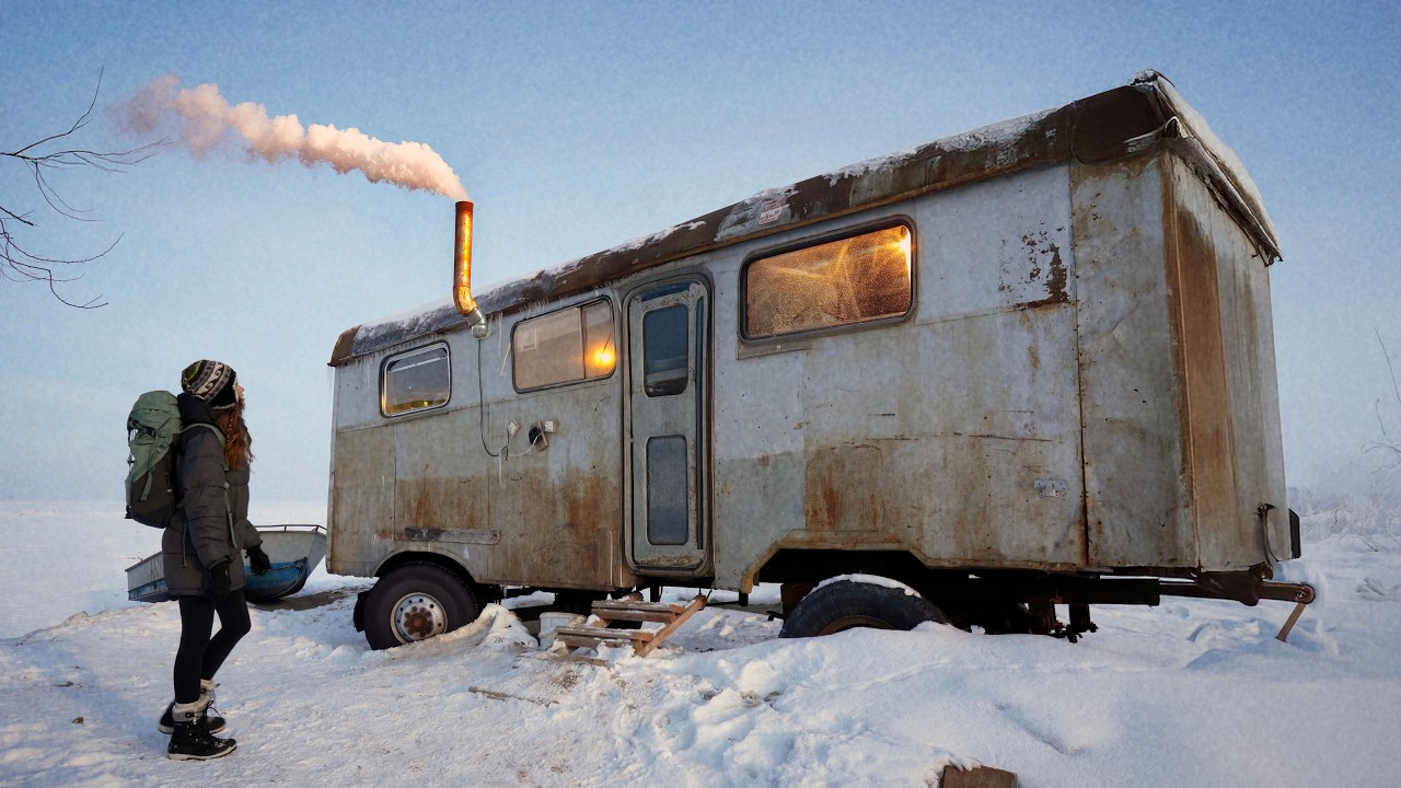 Alone on a Frozen Lake | Finding Shelter in an Abandoned Ice Cabin