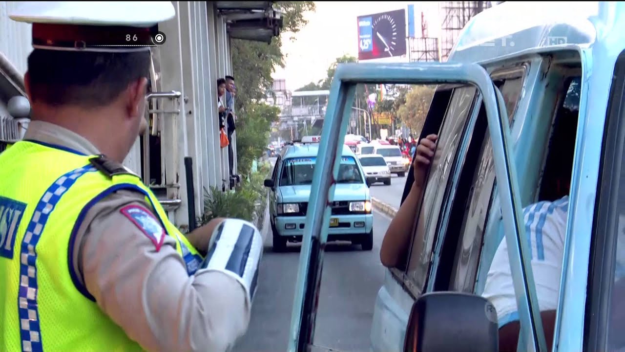 86 - Razia Kendaraan yang Melewati Jalur Bus Trans Jakarta - Bripda Esty Aprilliana
