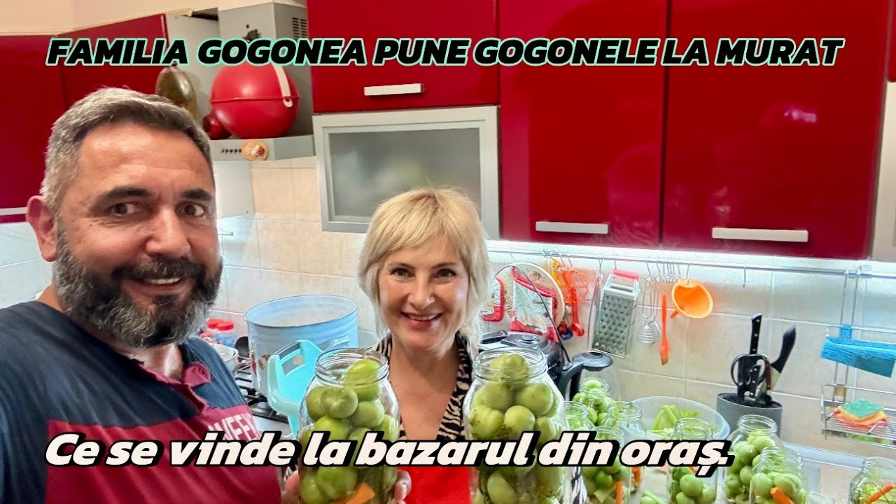 Familia Gogonea pune gogonele la murat. Ce se vinde la bazarul din oraș.