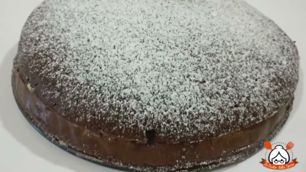 TORTA BOMBA ALLA NUTELLA: UNA FETTA TIRA L'ALTRA