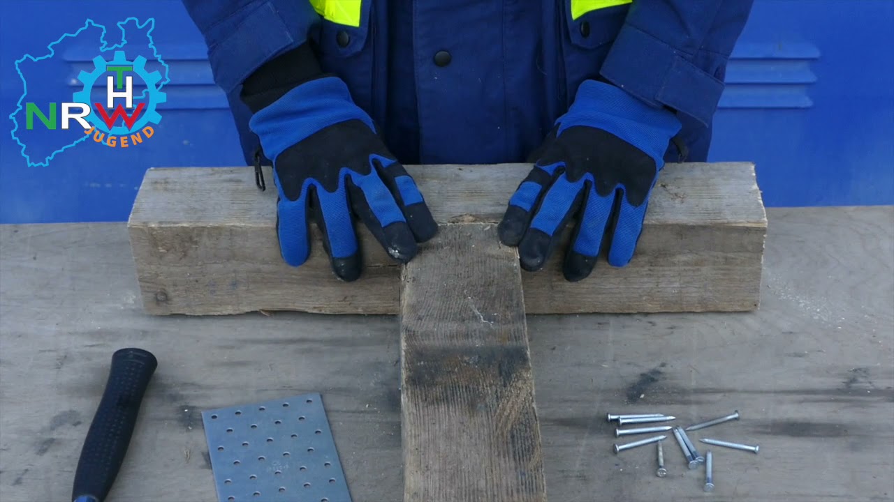 Herstellen einer rechtwinkligen Holzverbindung mittels Lochblech