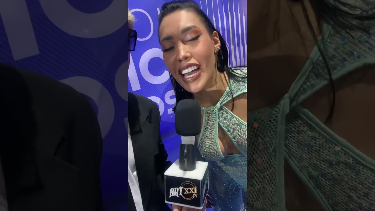 Ana del castillo 🪗 gana premios monitor latino