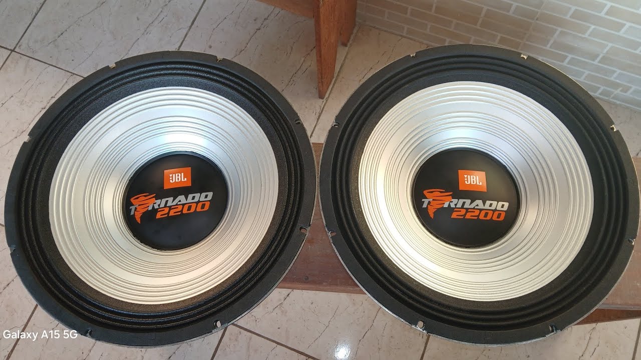 Dois Tornado de 18 1100rms 