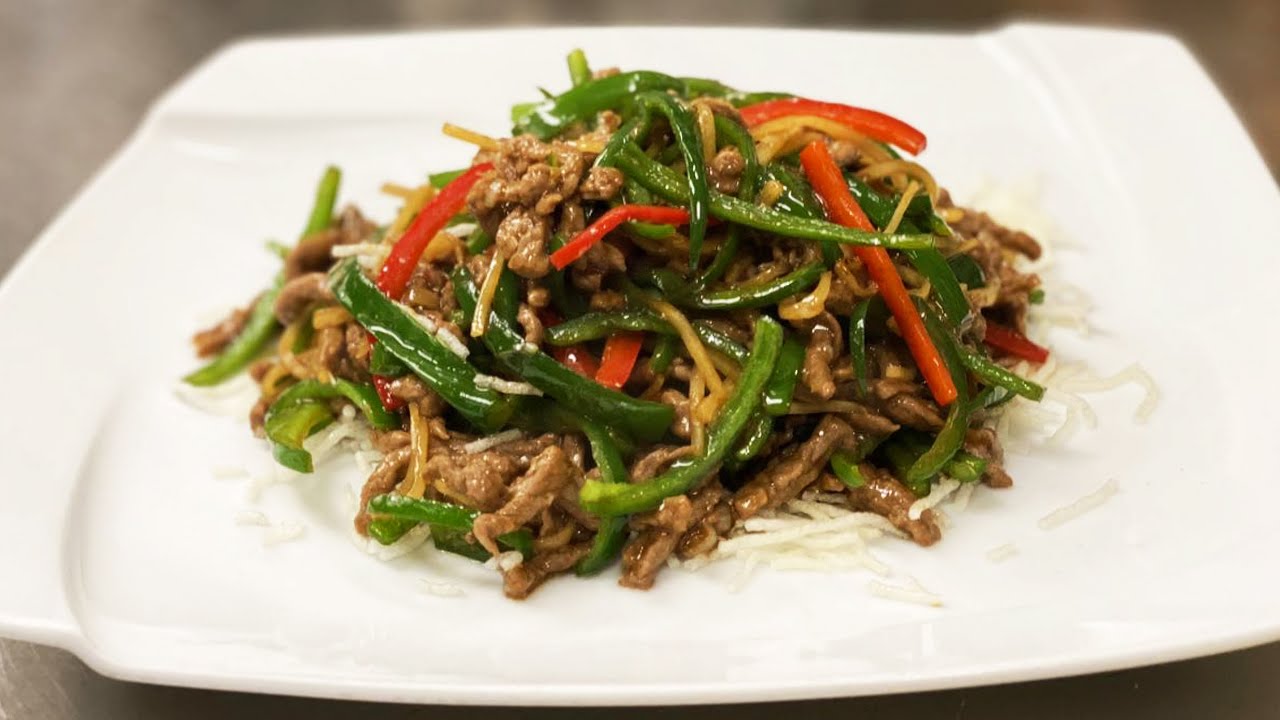 プロが作る中国料理の定番【青椒牛肉絲】Shredded beef with Green Pepper.