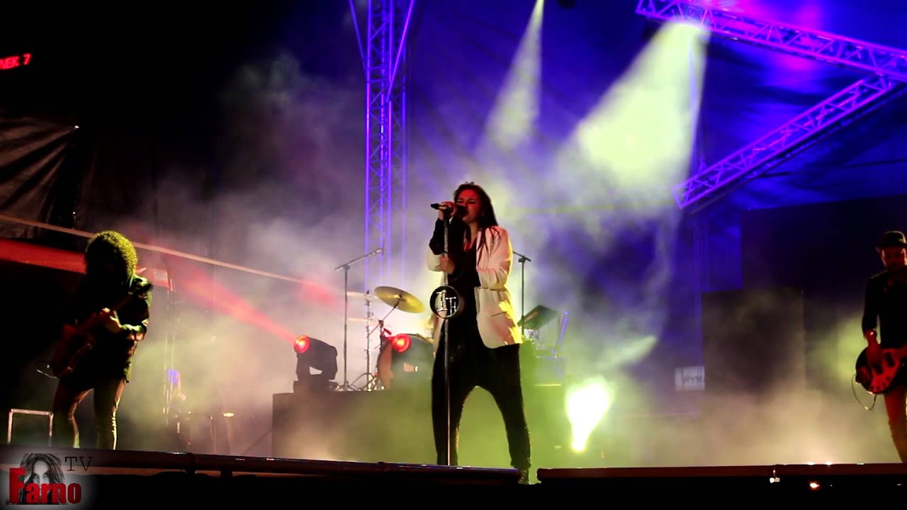 Ewa Farna - Cicho (akustycznie) - Września 03.05.2015r.