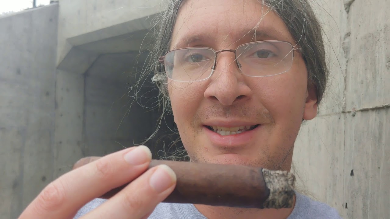 Cigar Vlog: Alec Bradley Seconds