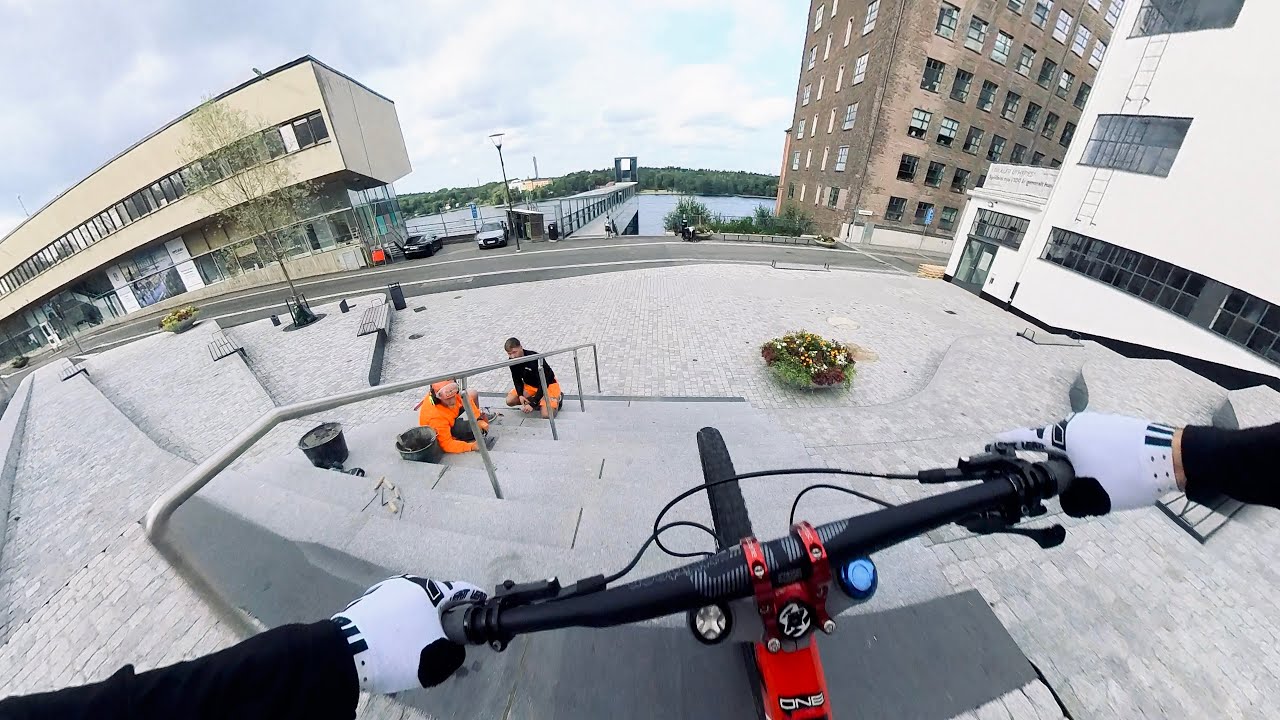RAW Street Riding in Stockholm - Oscar Härnström