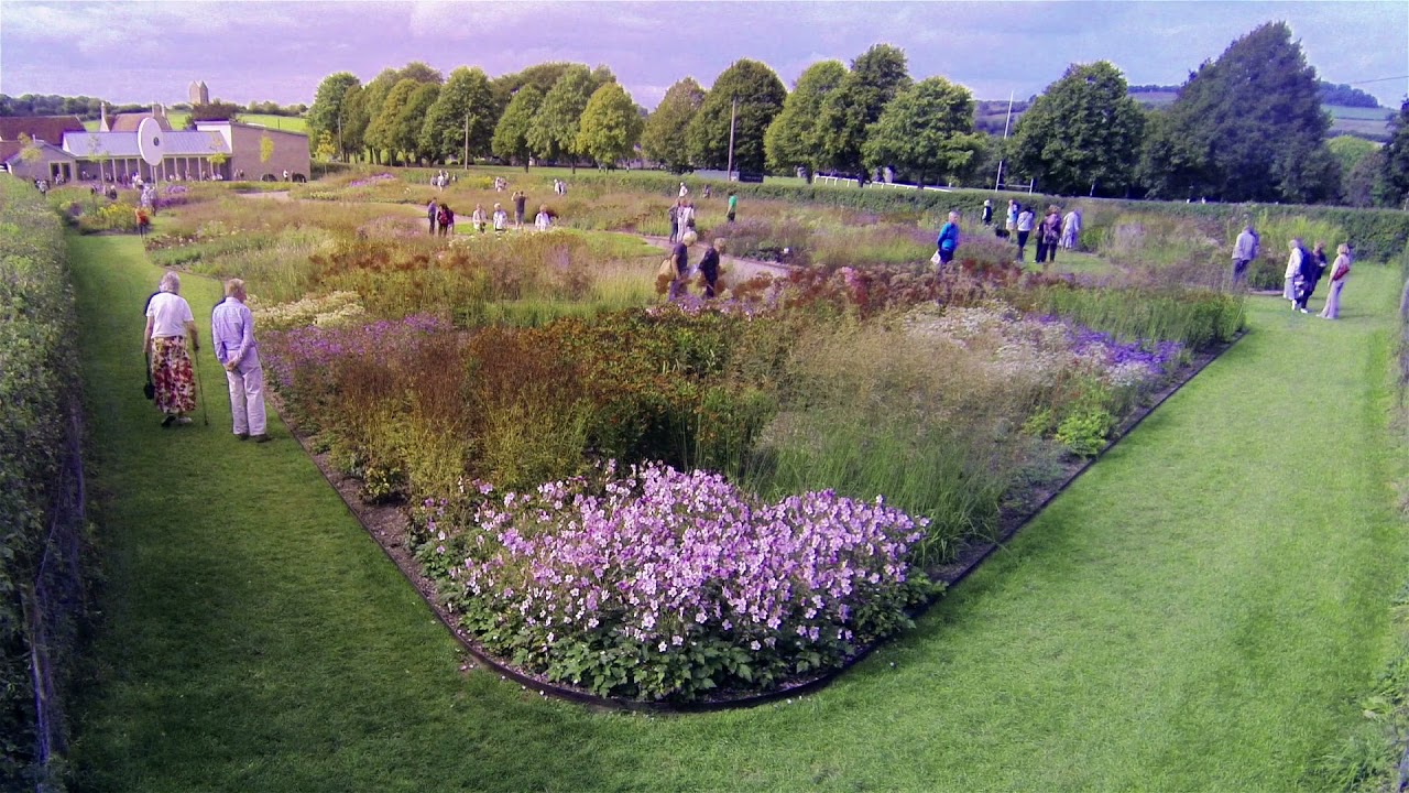 Five Seasons: The Gardens of Piet Oudolf - Hummelo fall time-lapse