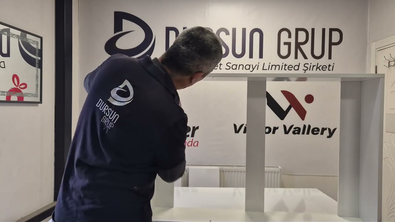 Hediyeler Kapında Düşer Kapak Ayakkabılık Kurulumu