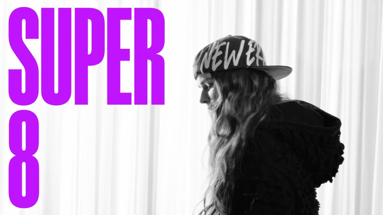LUNA - Super 8 (Official Visualizer)